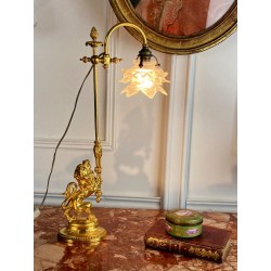 Lampe du 19ème en bronze doré à décor de Lion