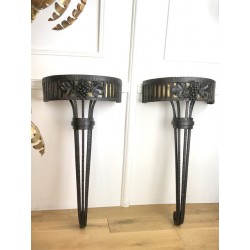 Paire de consoles Epoque Art Deco, En fer forgé et dessus marbre.